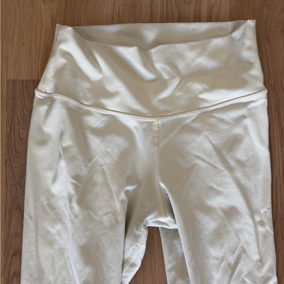 Alo Cream Activewear Leggings - Picture 3 of 5